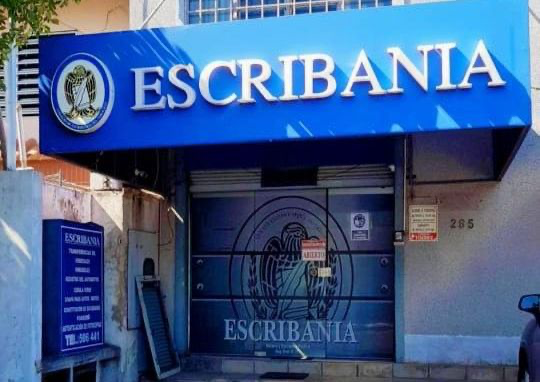 Frente de la Escribanía María Elena Villalba